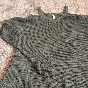 Super cute shoulder cut out sweater!